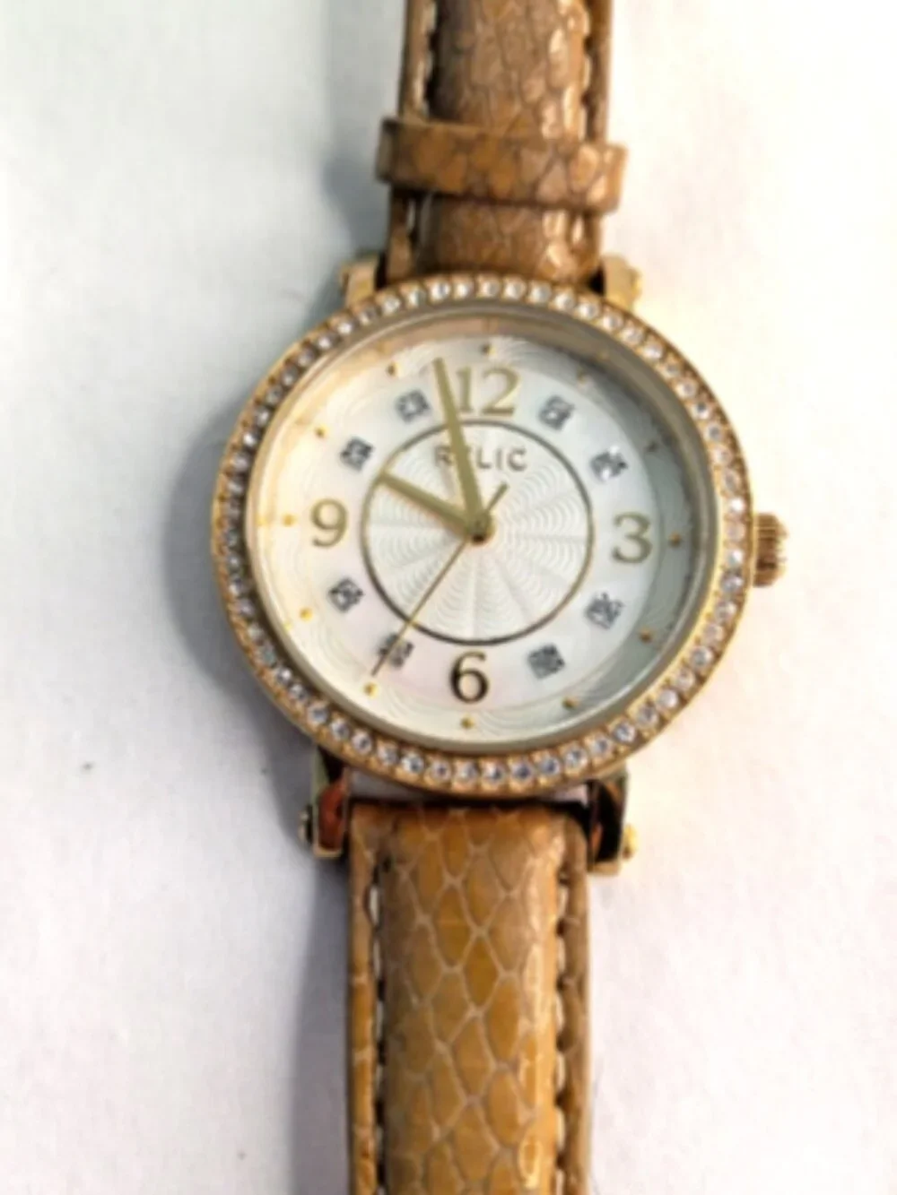 Relic by Fossil Women's Watch Tan Leather Crystal Bezel New Battery Runs ZR34158